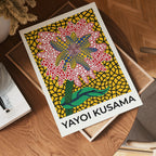 Yayoi Kusama Yellow Garden poster visad rakt fram – Bozetto affisch i hög tryckkvalitet