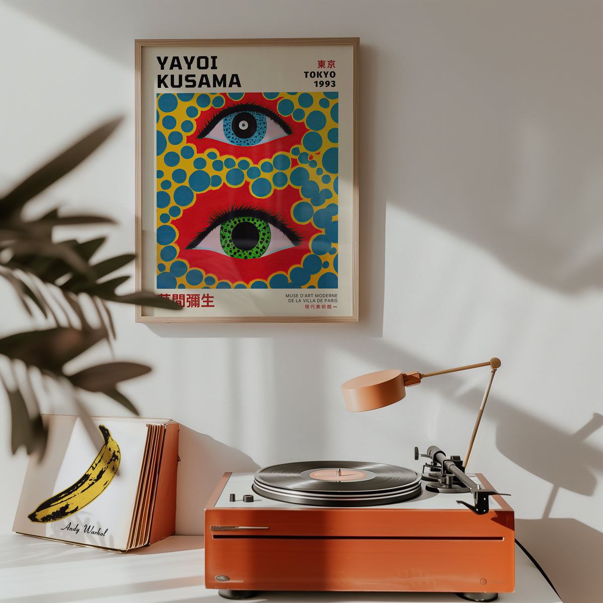 Yayoi Kusama Eye poster visualiserad på vägg – se rätt storlek med mockup från Bozetto
