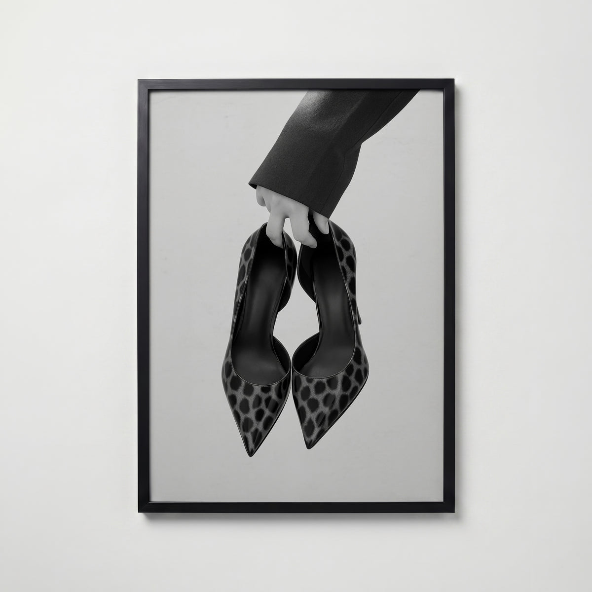 Carried Leopard Pumps Poster – svart ram