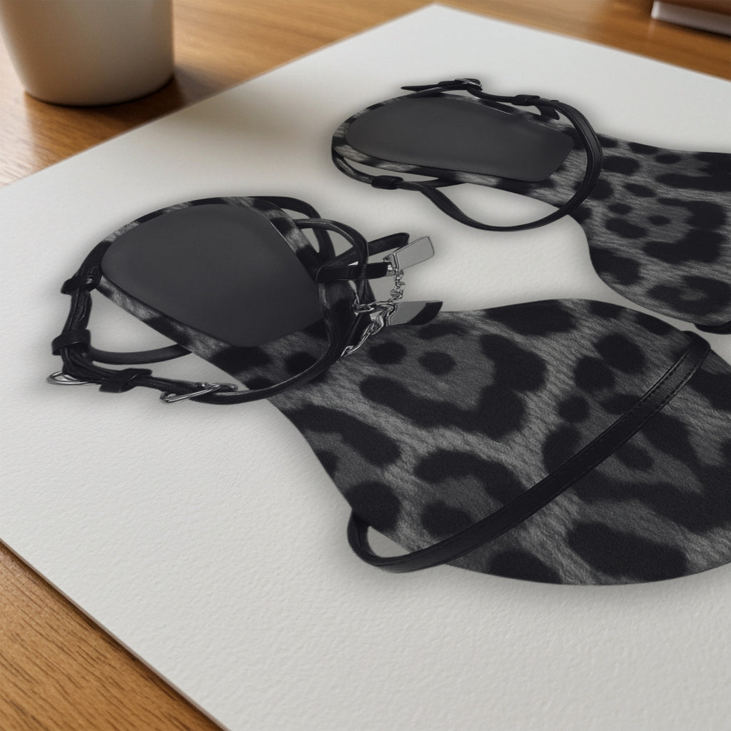 Spotted Strap Sandals Poster – närbild på papper