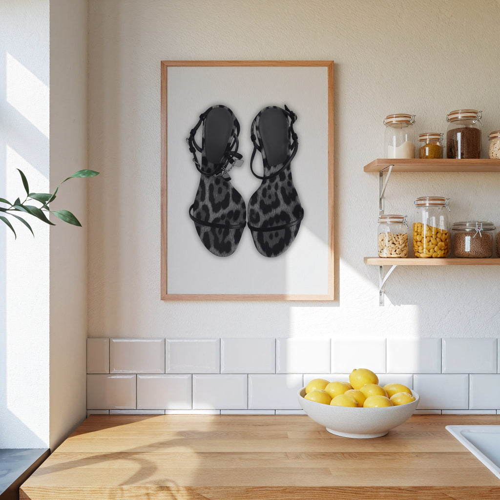 Spotted Strap Sandals Poster – i rum 3