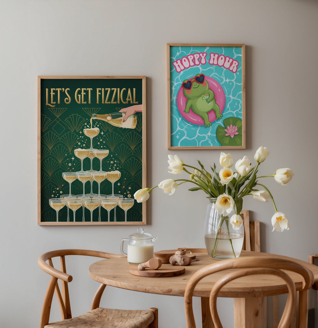 Let's Get Fizzical Poster – två posters i rum 3