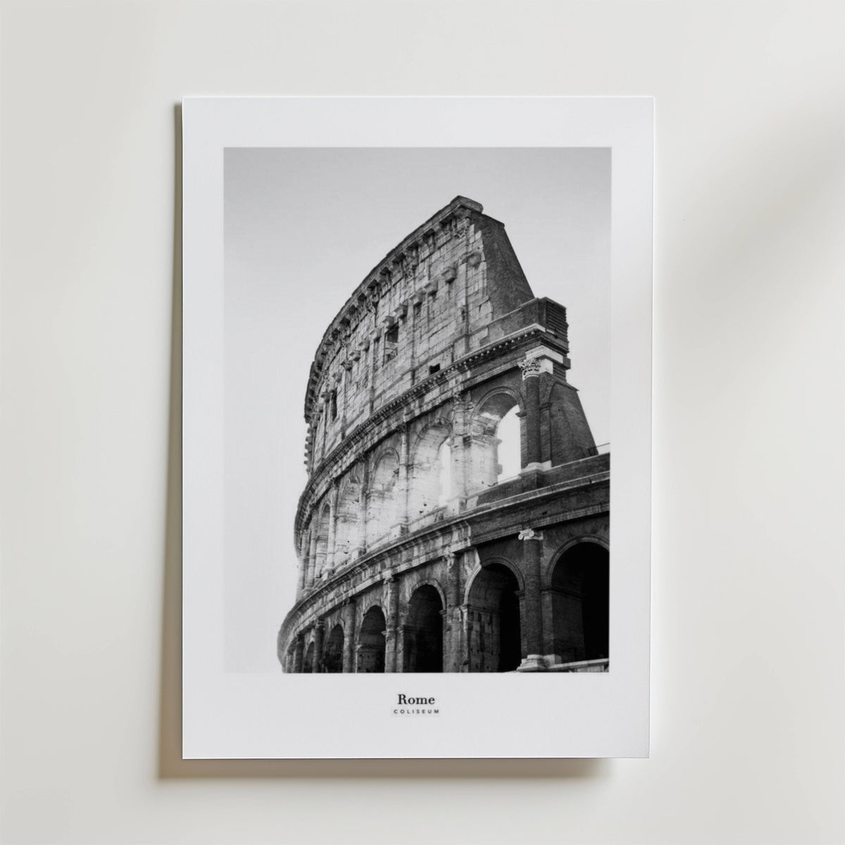 Rome Coliseum – stilfullt konsttryck från Bozetto, tryckt på matt finpapper i hög tryckkvalitet