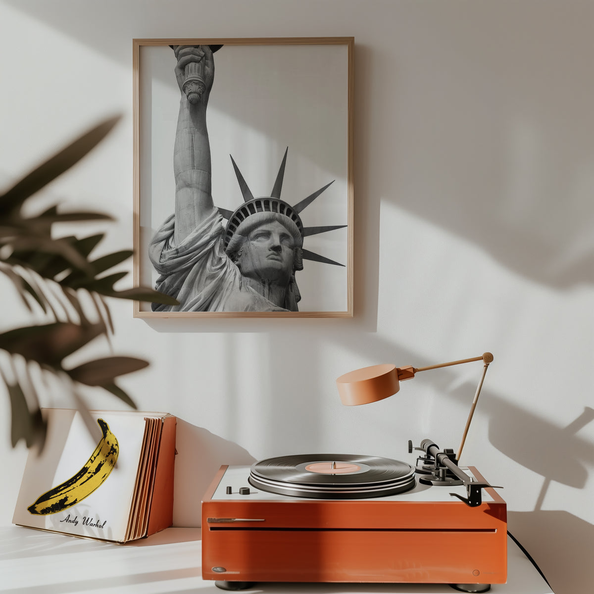 Liberty in Black & White poster visualiserad på vägg – från Bozetto i hög kvalitet