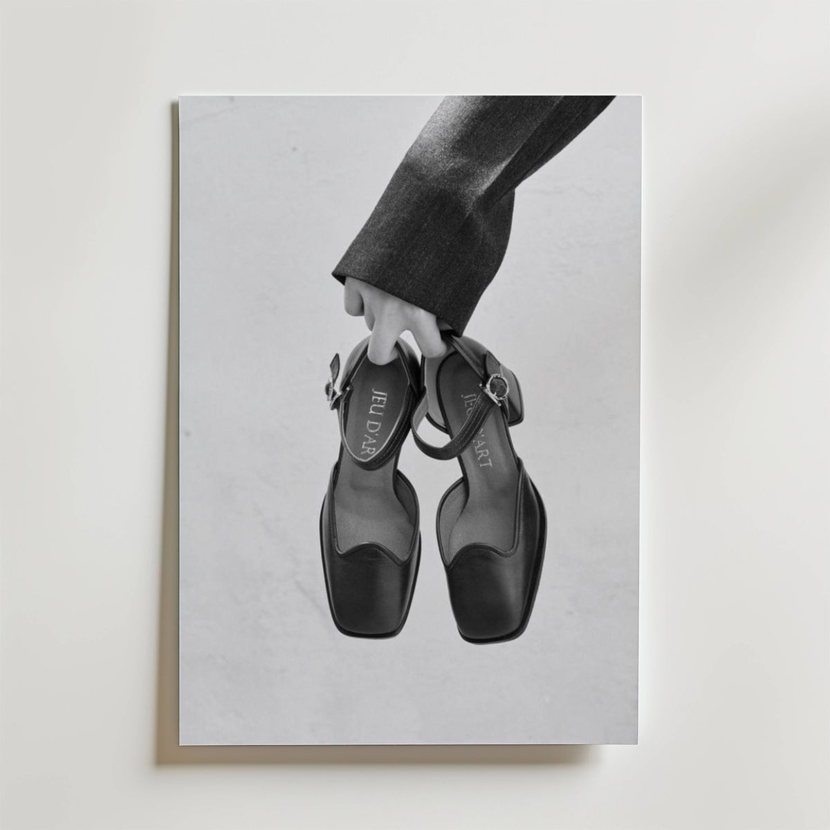 Minimalist Heels – stilfullt konsttryck från Bozetto, tryckt på matt finpapper i hög tryckkvalitet