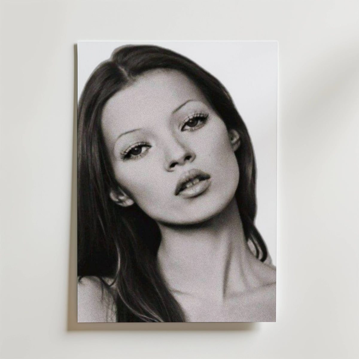 Kate Moss Portrait – stilfullt konsttryck från Bozetto, tryckt på matt finpapper