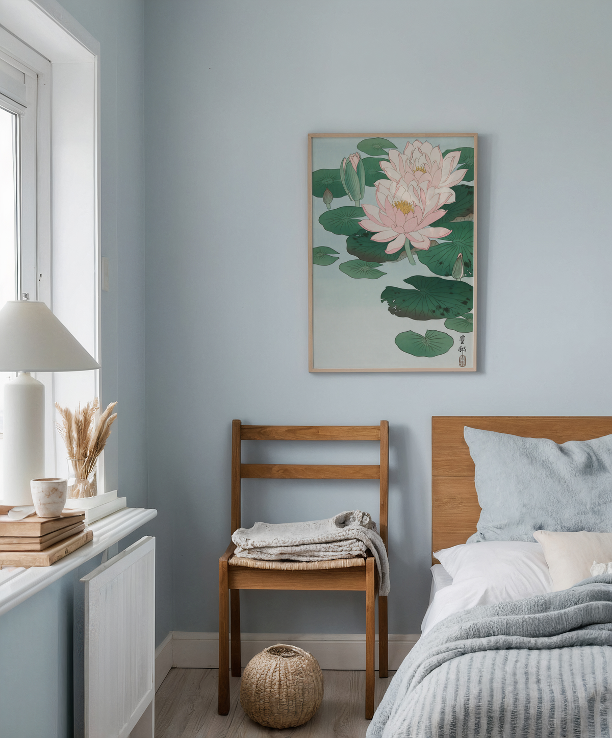 Mockup av Ohara Koson Lotus Serenity affisch på vägg – köp enkelt hos Bozetto i hög kvalitet