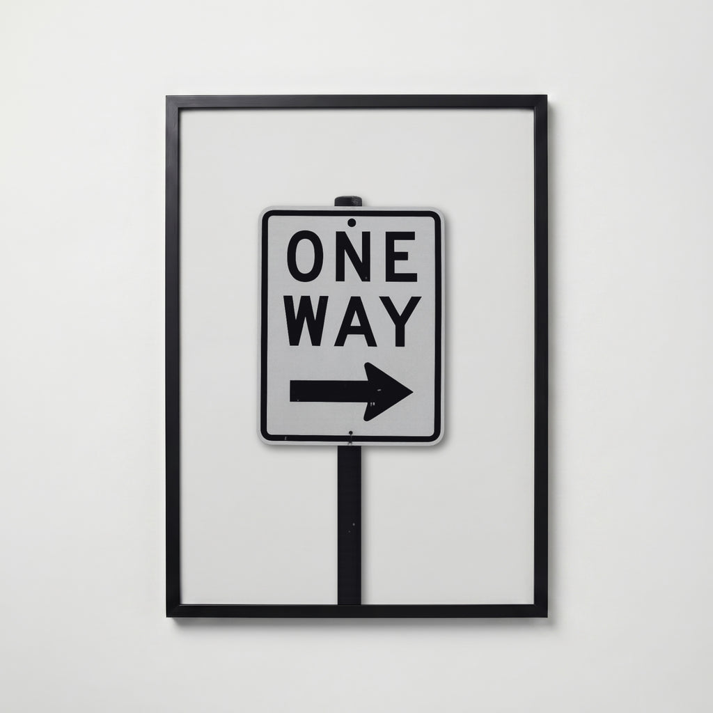 One Way Sign Poster – svart ram