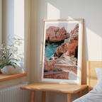 Mediterranean Cliff Escape poster visad rakt fram – Bozetto affisch i hög tryckkvalitet