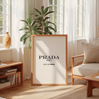 Prada Marfa poster visad rakt fram – Bozetto affisch i hög tryckkvalitet i hög tryckkvalitet