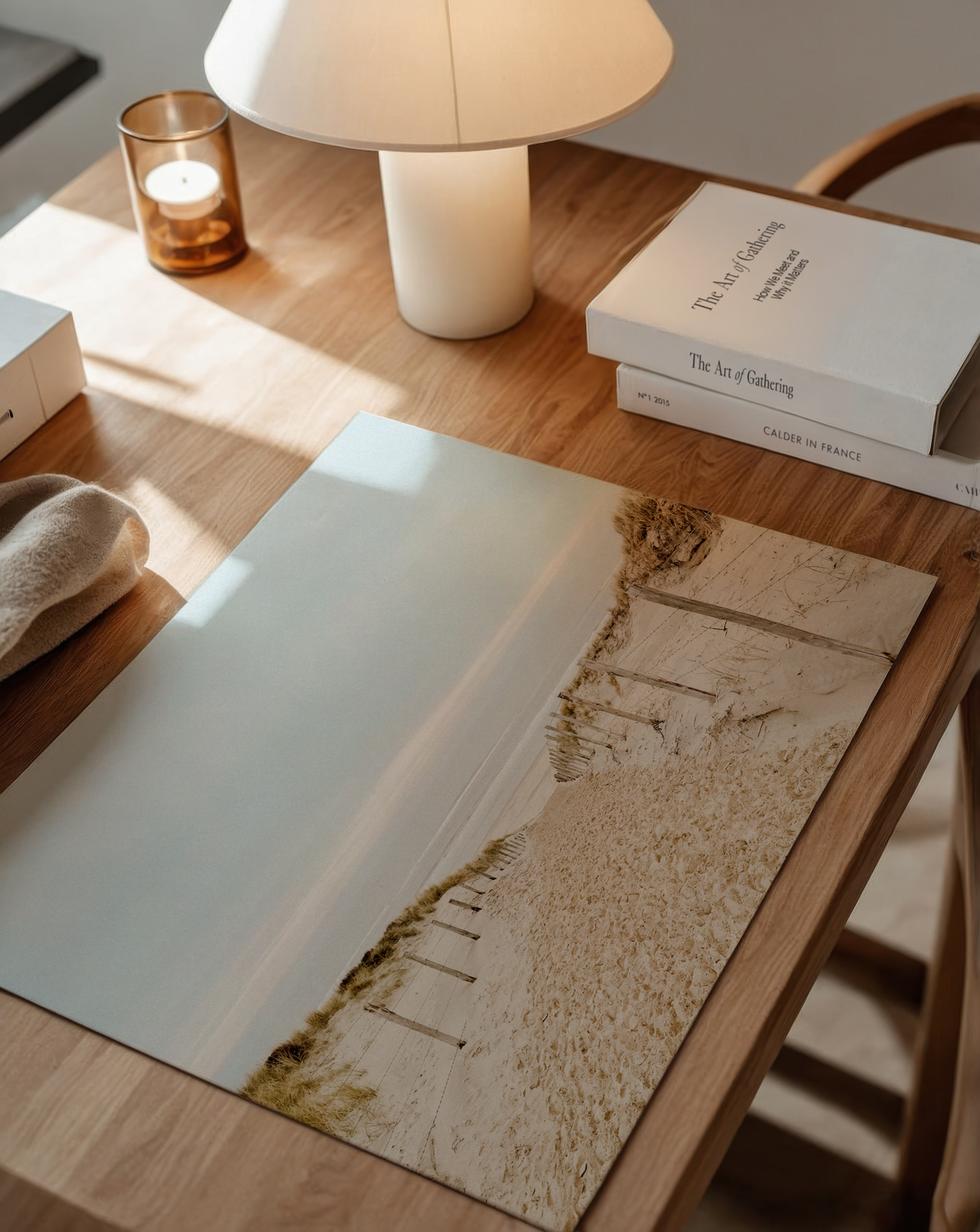 Mockup av Soft Dune Pathway affisch på vägg – köp enkelt hos Bozetto i hög kvalitet