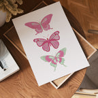 Pink Butterfly Trio poster i olika storlekar – köp enkelt hos Bozetto i hög kvalitet