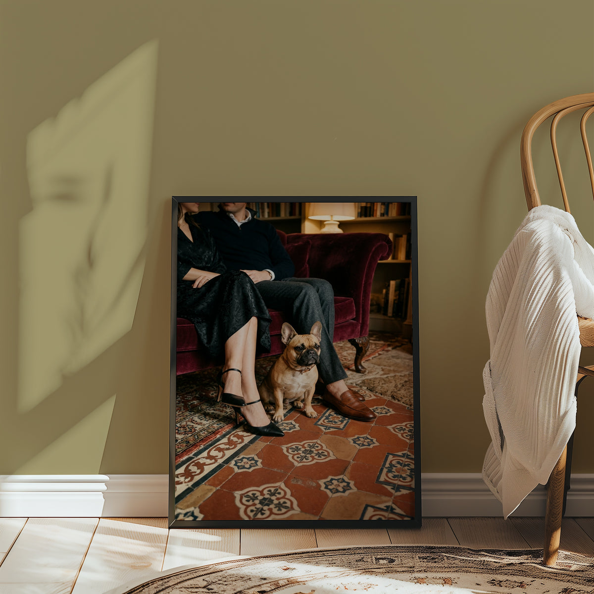 Salon Bulldog Poster med svart ram