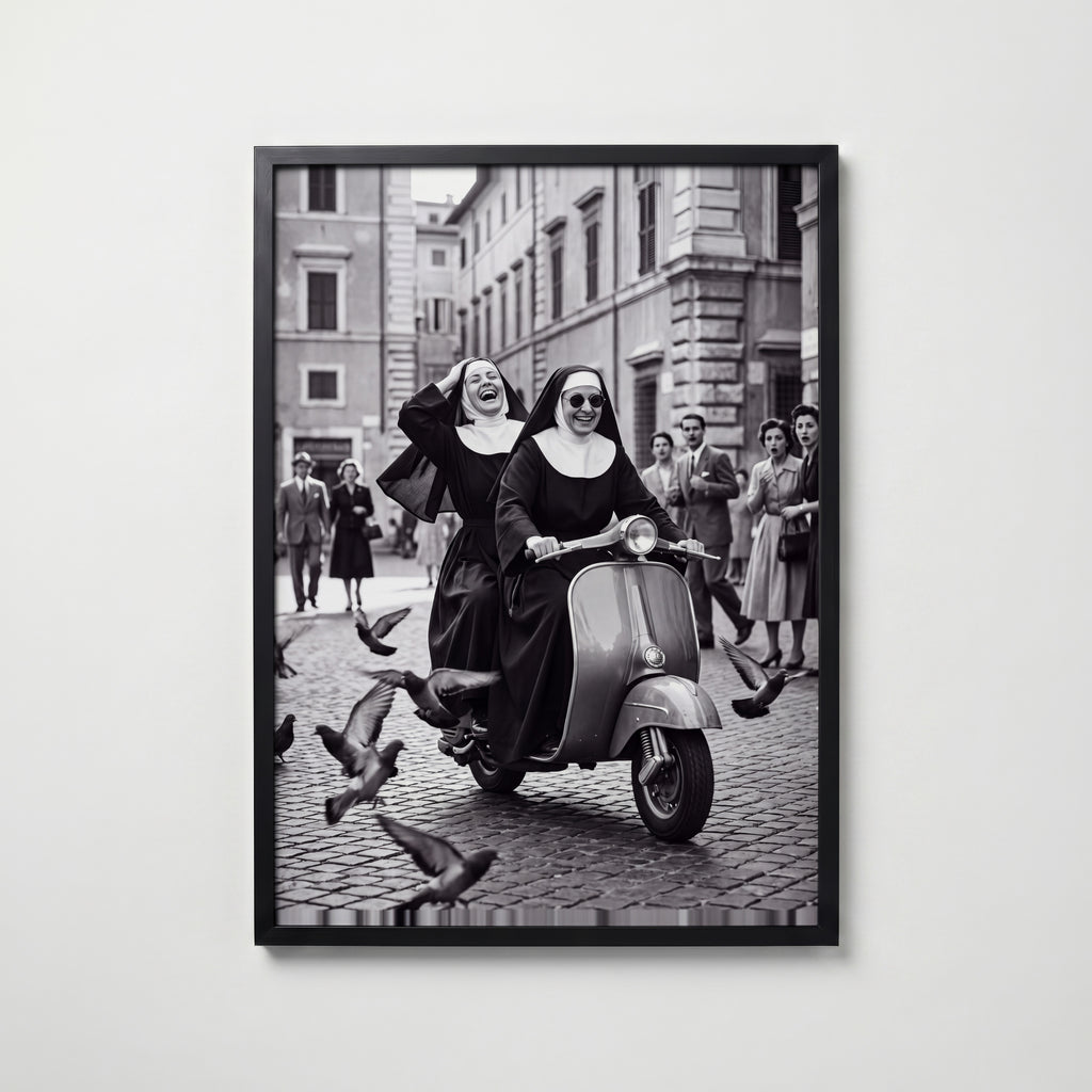 Sisters on a Scooter Poster – svart ram