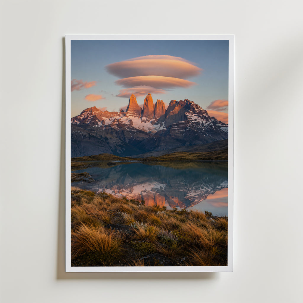 Plakat z Torres del Paine o świcie