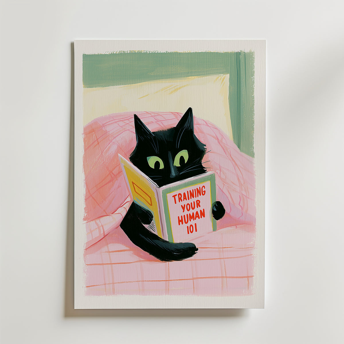 Training Human Poster – svart katt som läser bok i sängen på canvas, tryckt i Sverige