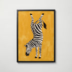 Upside Down Zebra Poster – svart ram