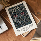 William Morris Black Thorn – affisch med stilfullt motiv från Bozetto i hög kvalitet