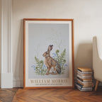 William Morris Hare Among Ferns and Forget-Me-Nots Poster – i rum 1