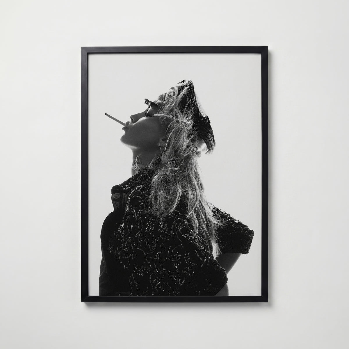Windswept Glamour Poster – svart ram