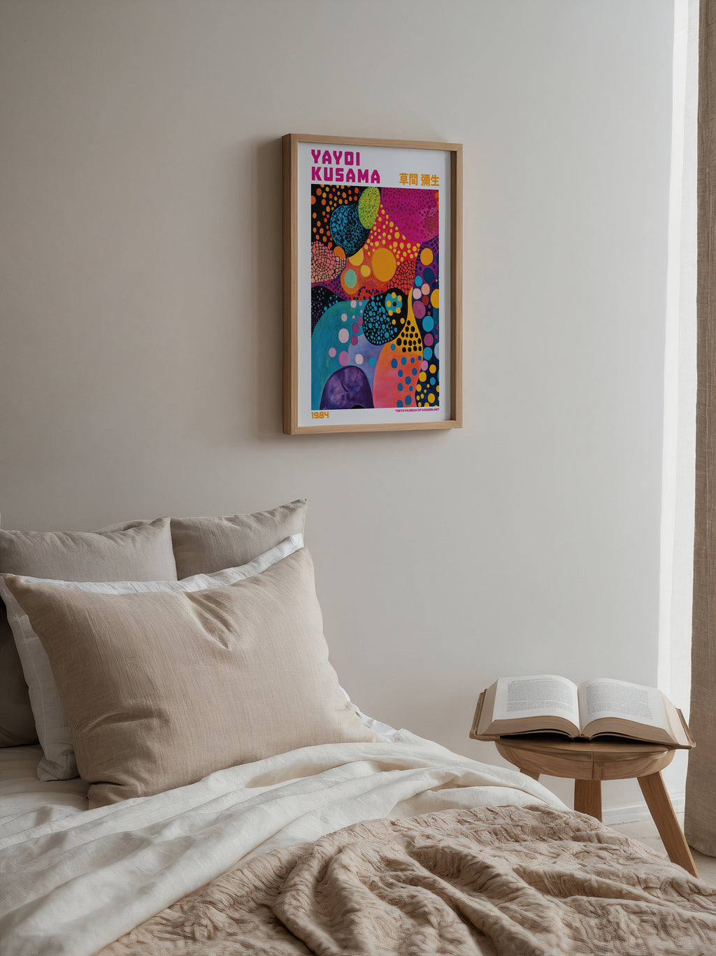 Yayoi Kusama Endless Color poster visualiserad på vägg – från Bozetto i hög kvalitet