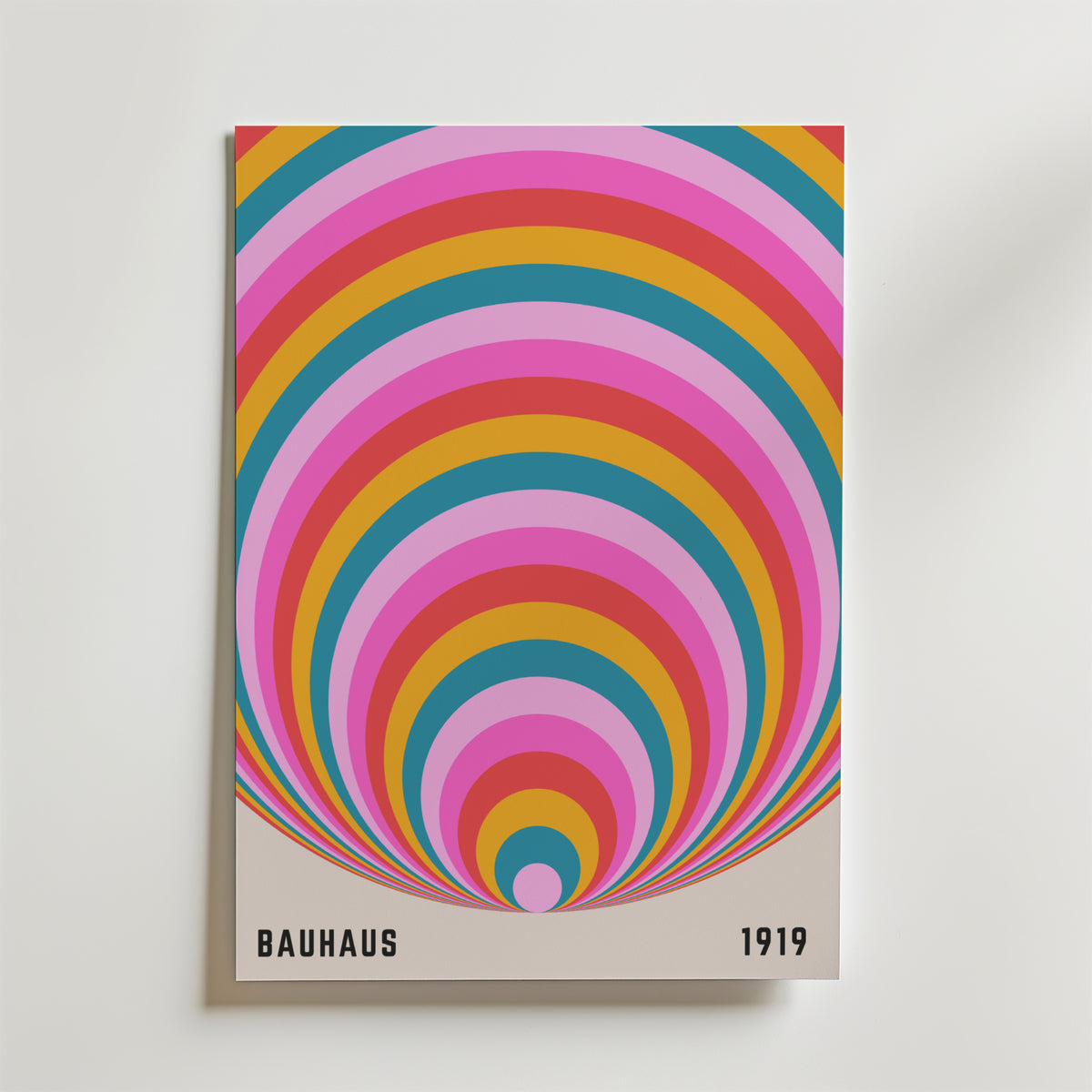 Bauhaus Color Arch – stilfullt konsttryck från Bozetto, tryckt på matt finpapper
