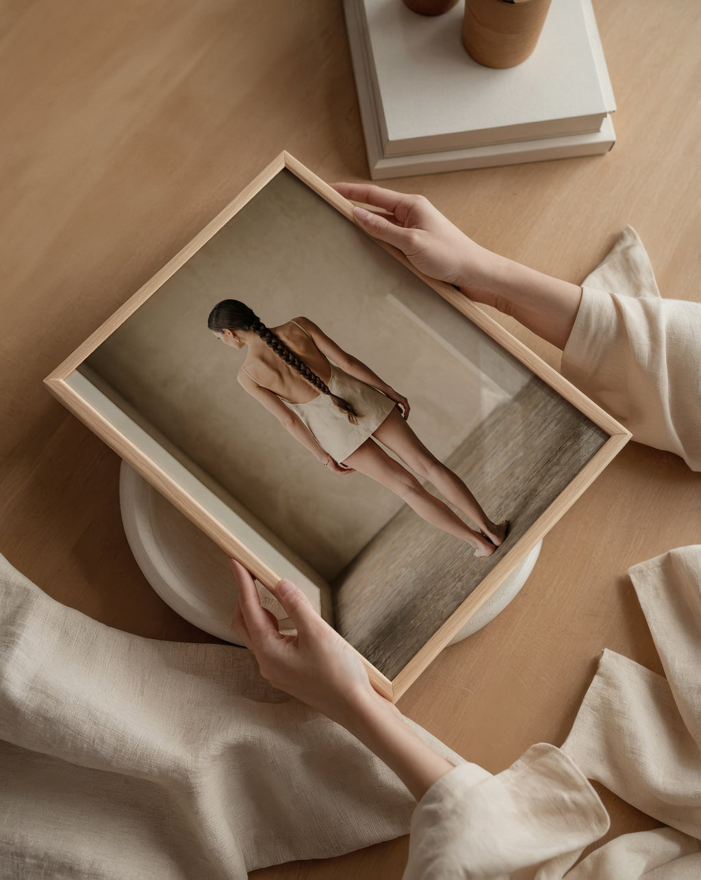 Braided Back Poster på vägg i sovrum, fri frakt över 499 kr