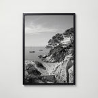 Grey Eden i svart ram med kustmotiv från Rivieran, leverans 1-3 dagar.