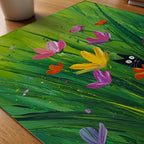 Hidden Garden Cat Poster i ram på skrivbord - Bozetto