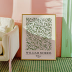 William Morris Willow affisch inredd i rum – Bozetto poster i hög kvalitet